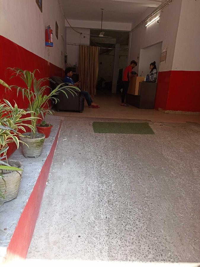 Hotel O Kl Khari Near Ashoka Park Mein Metro Нью-Дели Экстерьер фото