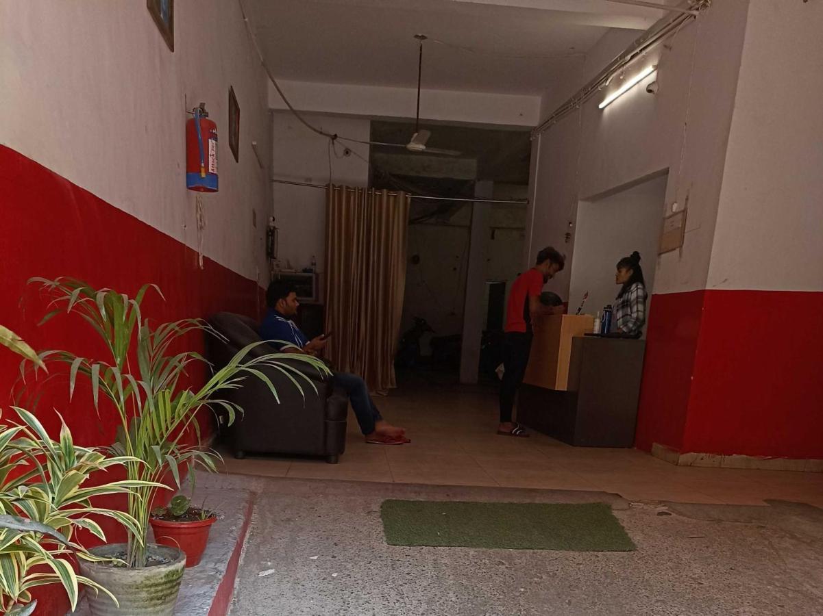 Hotel O Kl Khari Near Ashoka Park Mein Metro Нью-Дели Экстерьер фото