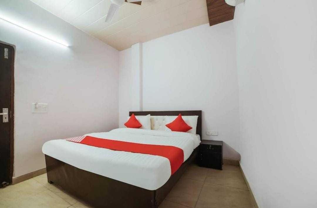 Hotel O Kl Khari Near Ashoka Park Mein Metro Нью-Дели Экстерьер фото