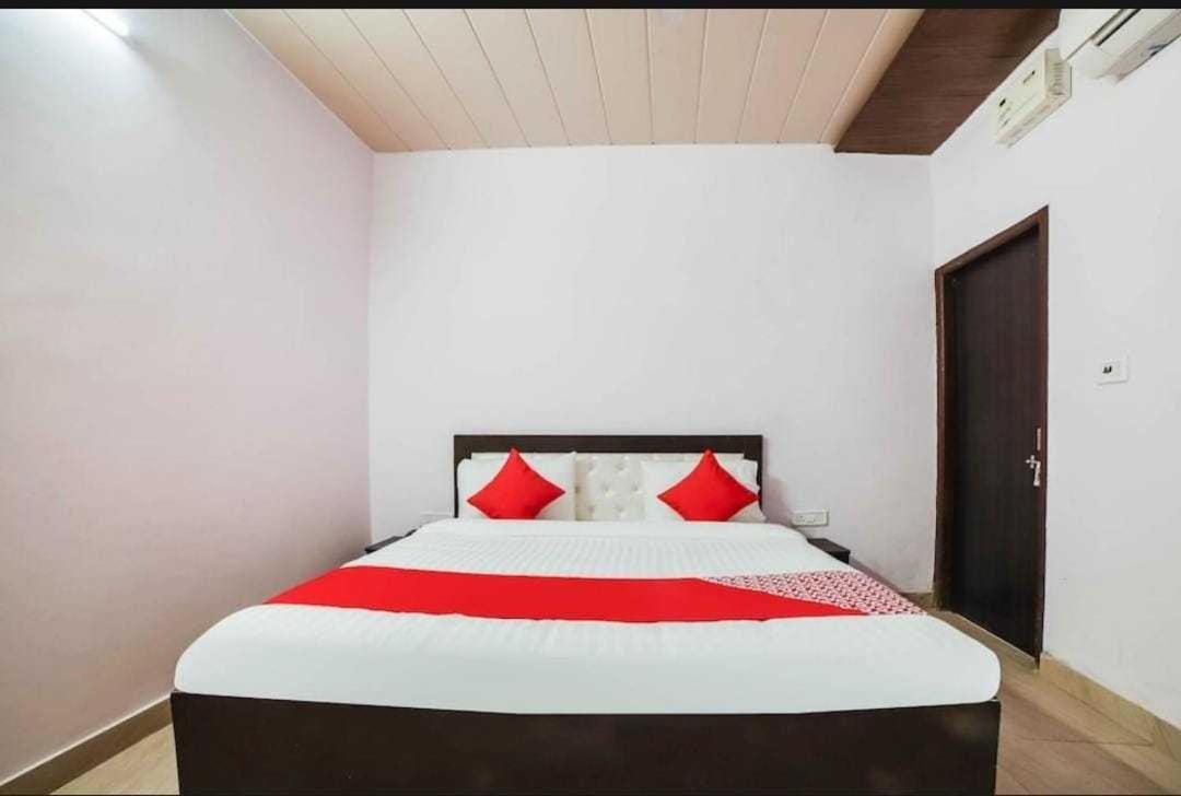 Hotel O Kl Khari Near Ashoka Park Mein Metro Нью-Дели Экстерьер фото